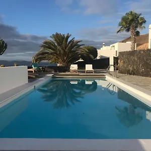villa-v.in-canary-islands.com/
